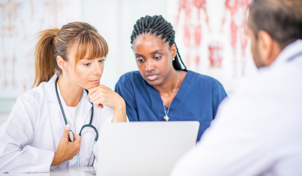 Nurse scientist mentoring nurses on research design and evidence-based practice | CHCM 