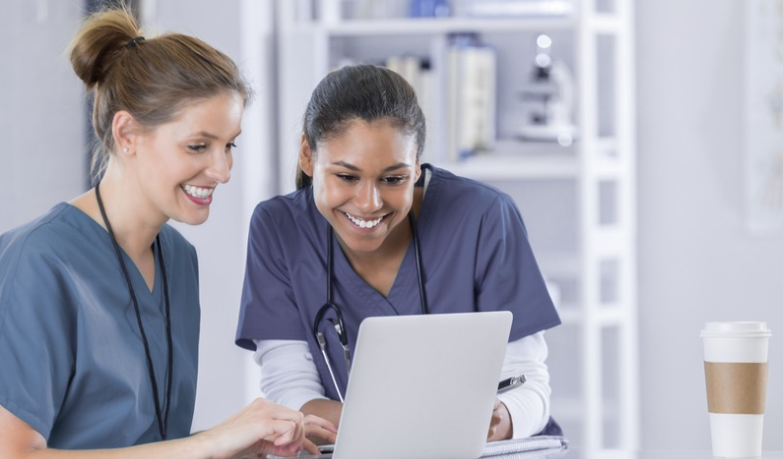 Nurse leader engaging in a one-on-one conversation to improve nurse engagement and workplace culture. | CHCM 